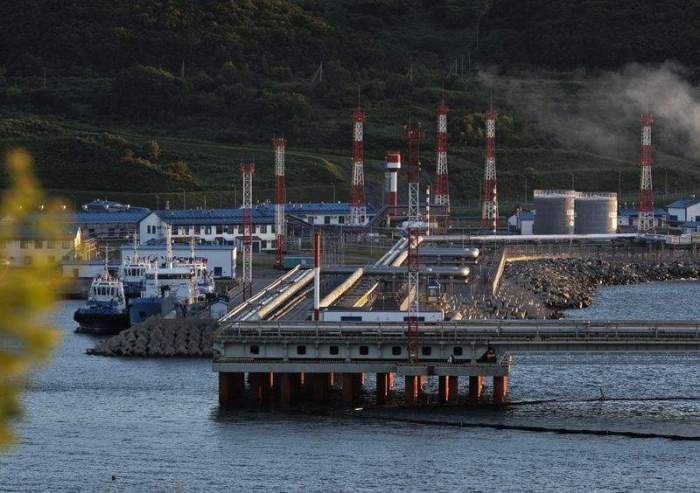 Oil prices rise as China moves toward monetary easing to boost growth 