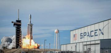 SpaceX in talks to sell insider shares, raising valuation to $350 billion