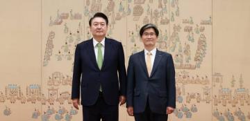 South Korea bars president from traveling abroad 