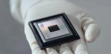Google unveils quantum computing chip that solves problems in minutes