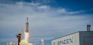 SpaceX becomes world’s most valuable private startup at $350 billion