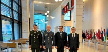 Azerbaijani presidential aide meets with NATO Defence College delegation