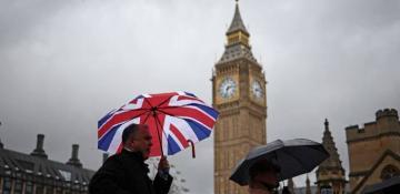 Labour faces pressure as UK economy shows zero growth in Q3