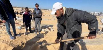 3 weeks old Sila dies of cold in camp in Gaza