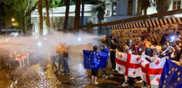 Protestants in Tbilisi set fire in Georgian parliament’s building 