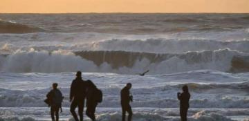 Deadly winter storms batter US west coast