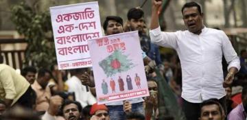 Bangladesh and India hold talks to ease rising tensions 