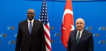 Turkish and US defense chiefs hold talks on Syria and regional defense 