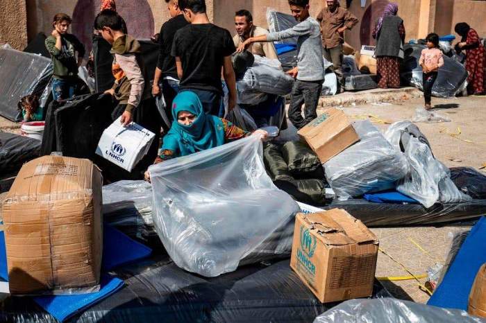 Turkey delivers humanitarian aid to Syria