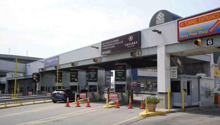 Canadians resist Trump's tariff threat 