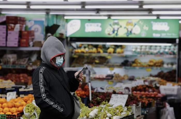 China's Shanghai and Hangzhou issue warnings for upcoming heavy air pollution 