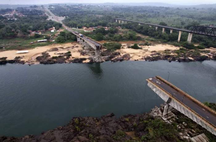 Brazil bridge collapse death toll rises to 9, 8 still missing 