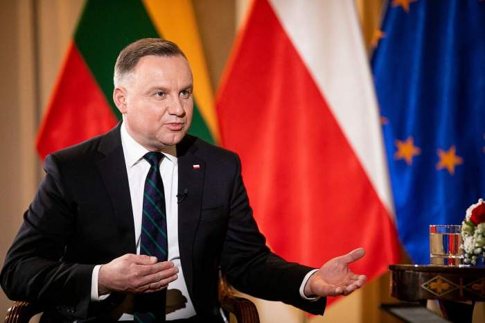 Russia must not win in Ukraine, says Polish president 