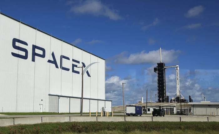 Italy in talks with SpaceX for secure telecommunications deal