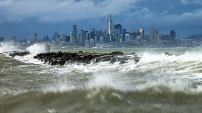 Life-threatening windstorm to strike Southern California, fueling wildfire risk