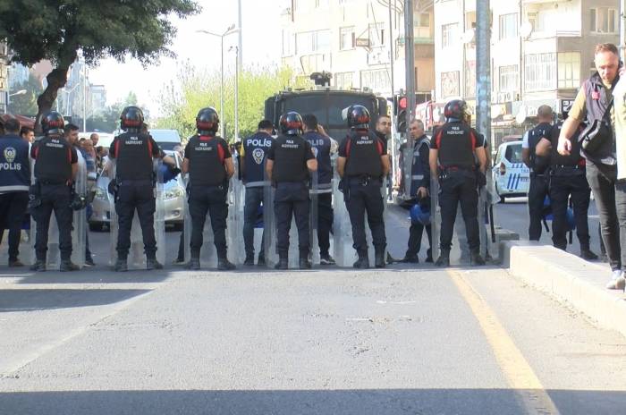 Turkish security forces nab 65 terror suspects