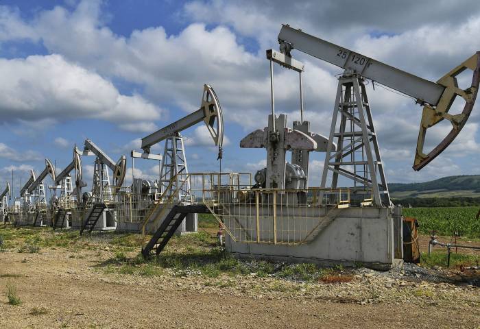 Oil prices dip for second consecutive day amid rising US fuel inventories