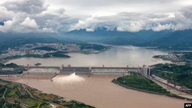 China's largest dam plan sparks concern in India and Bangladesh 