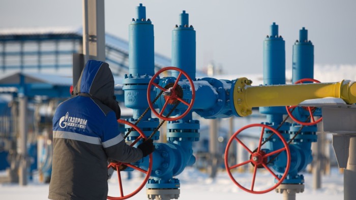 UK imposes sanctions on Gazprom Neft, Surgutneftegas 