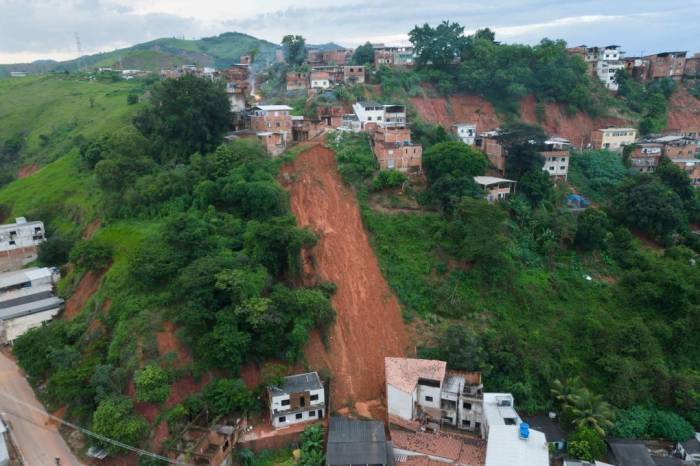 At least 10 dead as landslides hit southeast Brazil