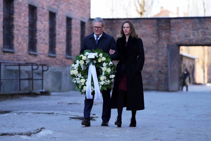 UK leader condemns antisemitism during Auschwitz visit 