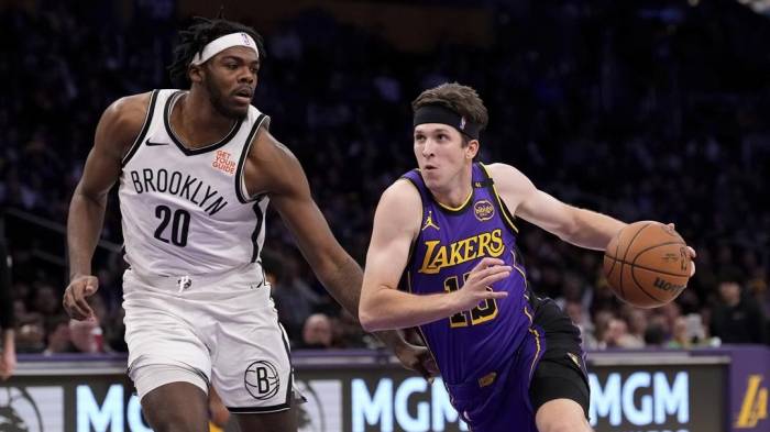 Austin Reaves scores career-high 38 points as Lakers hold off Nets 102-101