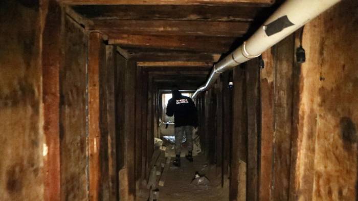 Mexico to seal secret tunnel found on US border 