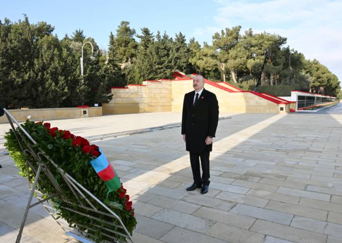 Azerbaijan’s president pays tribute to 20 January martyrs
