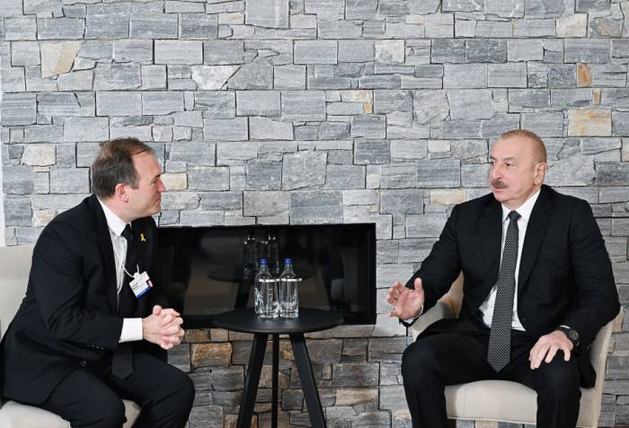 President Aliyev meets with president of US Congress of Christian Leaders in Davos
