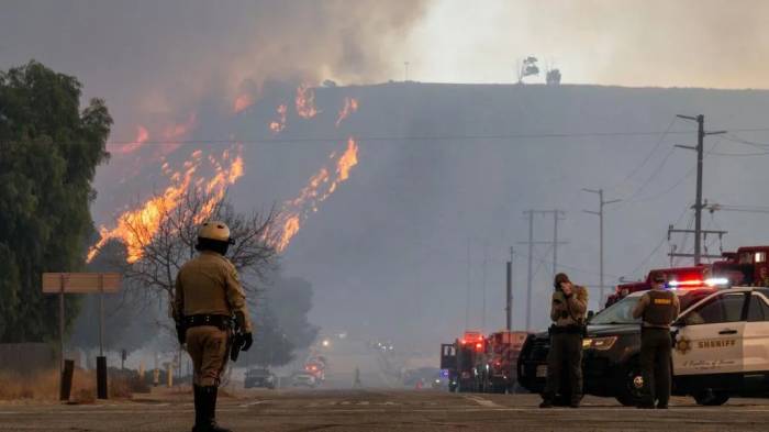 New wildfire erupts in Los Angeles, prompting mass evacuations