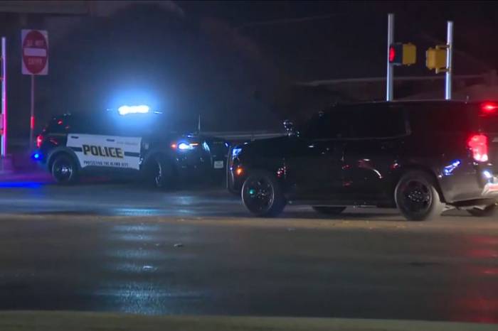Seven police officers wounded in San Antonio shooting -  UPDATED 