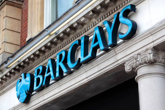 Barclays app and online banking go down