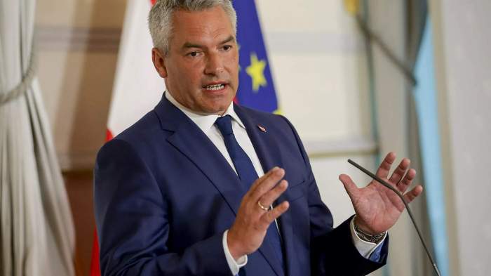 Austrian Chancellor to resign