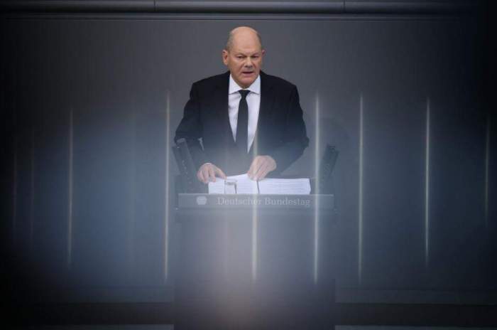 German lawmakers reject controversial immigration law 