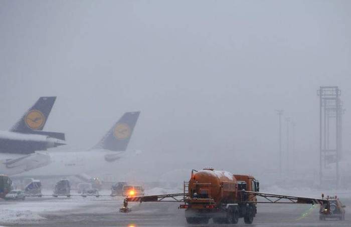 Snow and black ice lead to the cancellation of dozens of flights in Germany