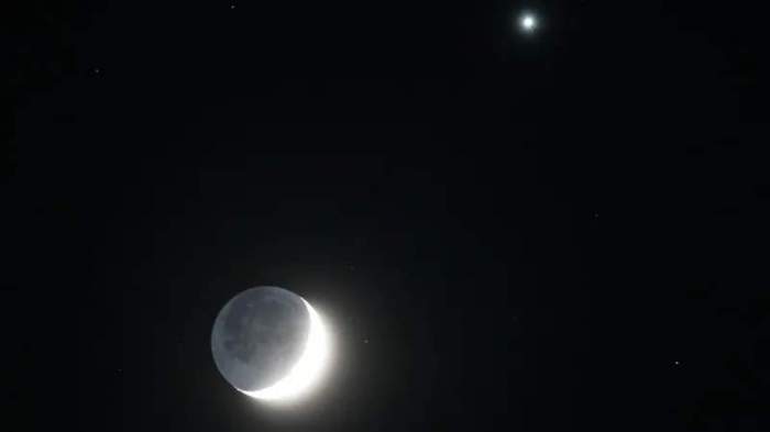 Venus and crescent Moon stun stargazers 