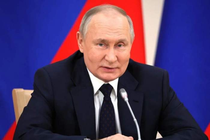 Putin says ready to talk with new U.S. administration on Ukraine crisis 