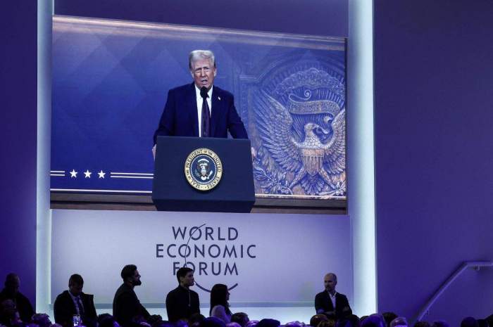 Trump urges immediate interest rate cuts in Davos speech 