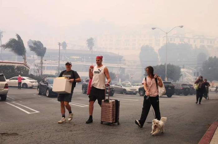 News about - Dramatic scenes from Los Angeles wildfires