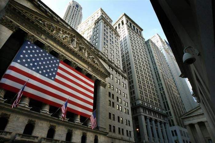 US stock futures rise amid optimism at the start of 2025 