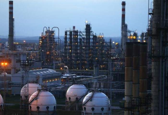 Oil prices steady after logging steep losses on Trump jitters, demand uncertainty 