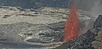 Hawaii's Kilauea volcano eruption resumes -  LIVE 