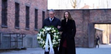 UK leader condemns antisemitism during Auschwitz visit 