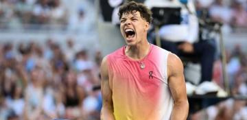 Ben Shelton reaches Australian Open quarter-finals after Monfils retires due to injury