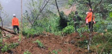 Rescue efforts underway in Indonesia after landslide kills 19