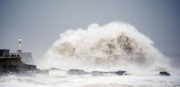 UK issues rare red alert for 'very strong' winds ahead of Storm Eowyn