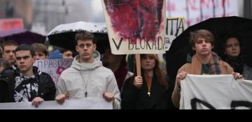 Thousands protest in Serbia over deadly station collapse 