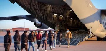 Colombia yields on US deportation flights to avert trade war 