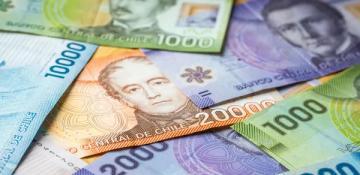 Chile cuts military spending due to economic slowdown 