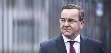 German defense minister makes unannounced visit to Kyiv